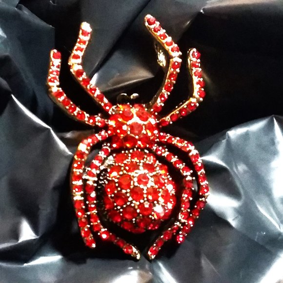 Spider Brooch Rhinestone Large Statement Sparkle Goth Scene Stylish Halloween - Picture 2 of 6